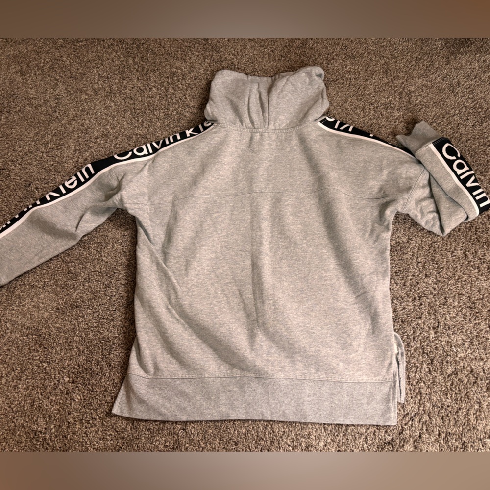 Sweatshirt - Picture 2 of 11